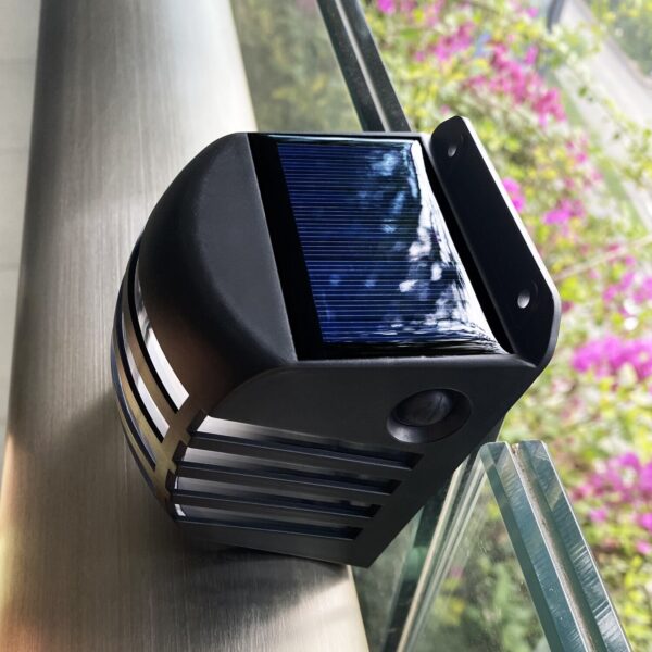 Solar Powered Outdoor Wall Lamp